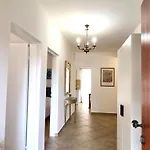 Casa Mia Sabunike A1 דירה