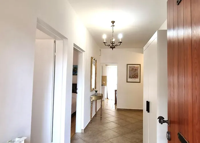 Casa Mia Sabunike A1 דירה